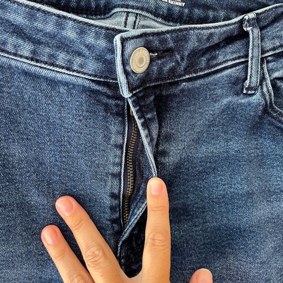 Old Navy Sz 16 Mid Rise Rockstar Super Skinny Distressed Jeans Stretch Pants - Picture 6 of 9